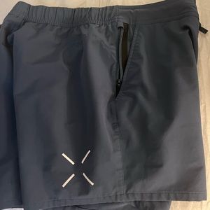 2 pack of Ten Thousand foundation short, size large 5in with liners